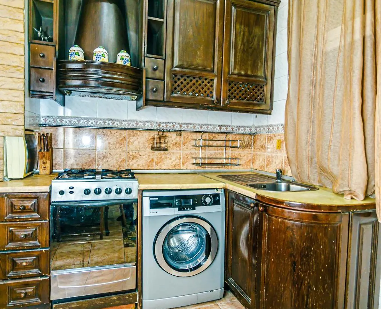 Monolit Apartment Bakoe